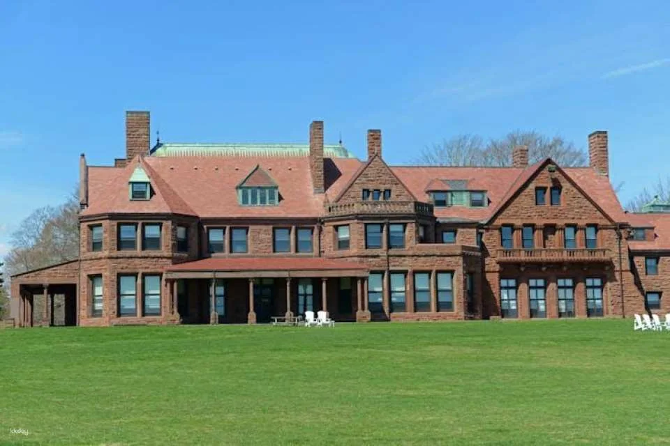 Ultimate Newport Self-Guided Bundle Tour