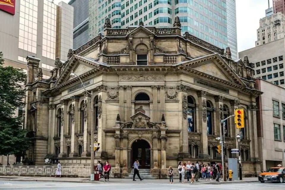 Downtown Toronto Highlight Walking Tour with Optional Harbour Cruise