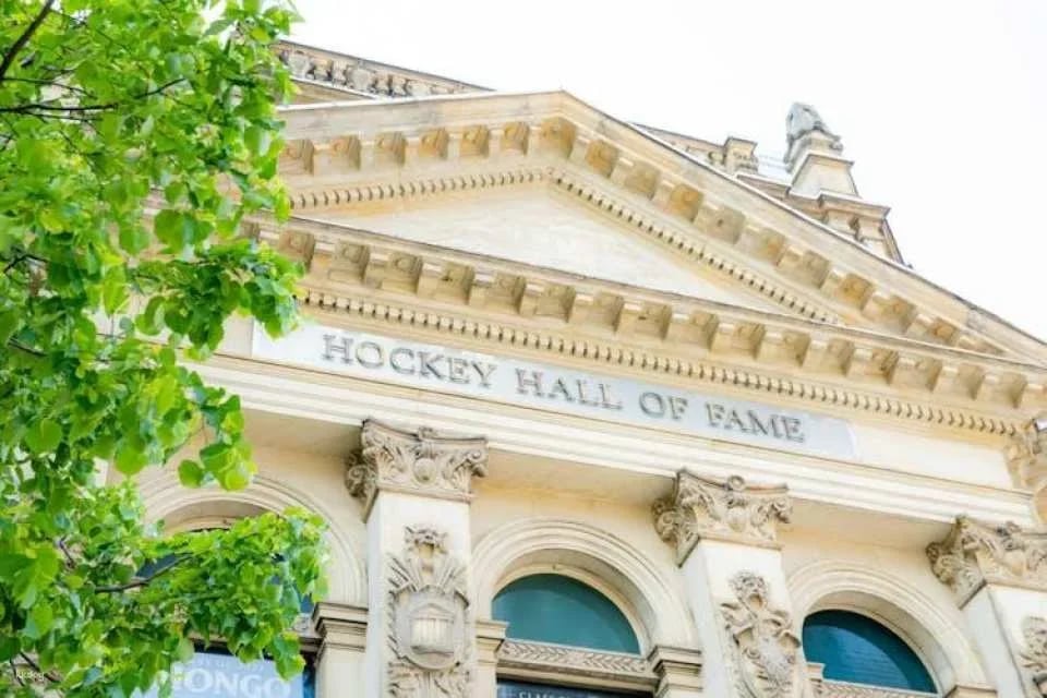 Downtown Toronto Highlight Walking Tour with Optional Harbour Cruise