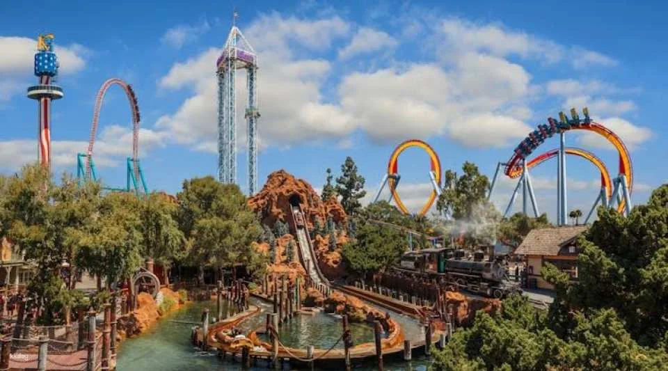 Go City | Los Angeles Pass with Warner Bros