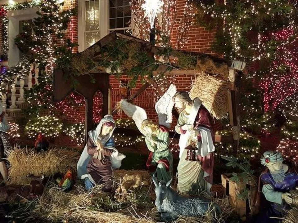 Christmas lights tour in Dyker Heights, Brooklyn
