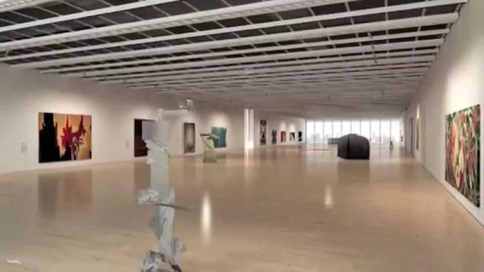 Whitney Museum of American Art and Manhattan Walking Tour