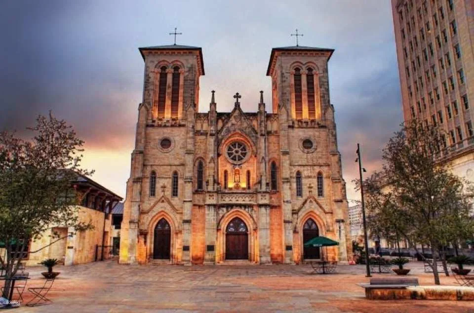 San Antonio: The Grand Historic City morning tour