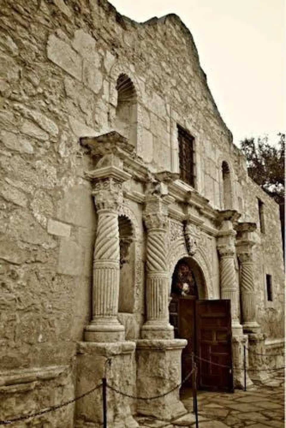 San Antonio: The Grand Historic City morning tour