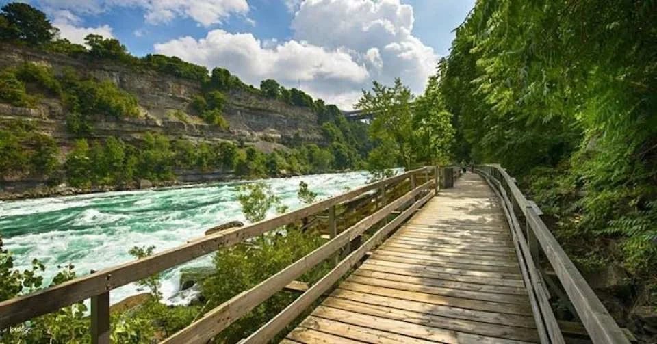 Niagara Falls 2-day pass with 5 attractions, shuttle and audio guide