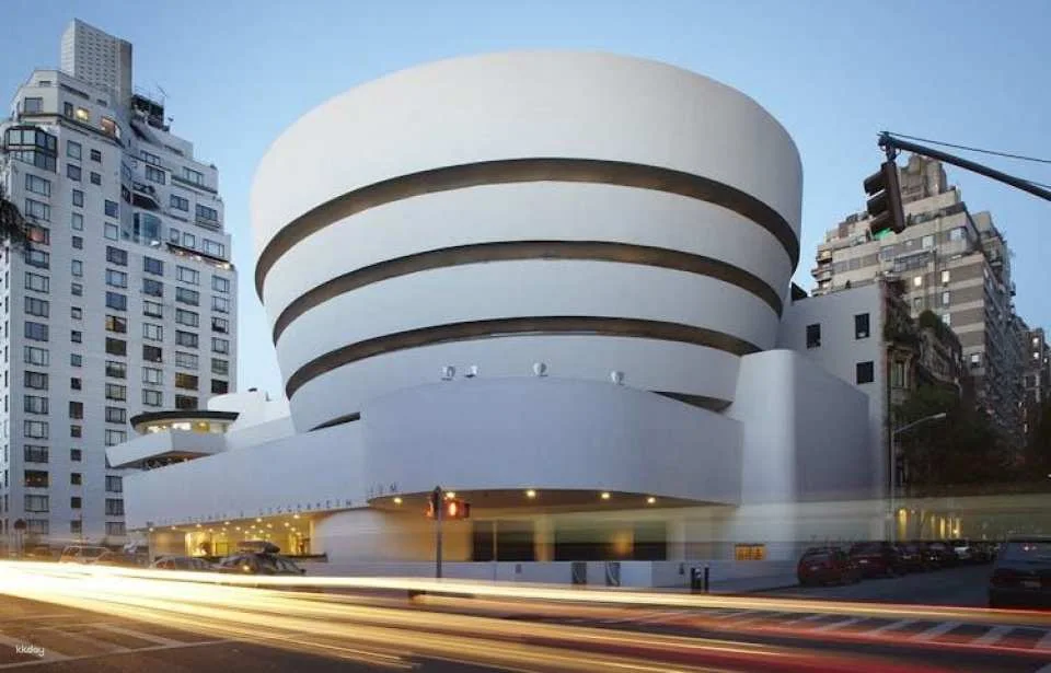 The Guggenheim Museum and Manhattan Walking Tour