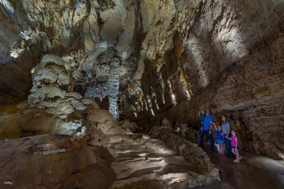 Natural bridge caverns discovery tour