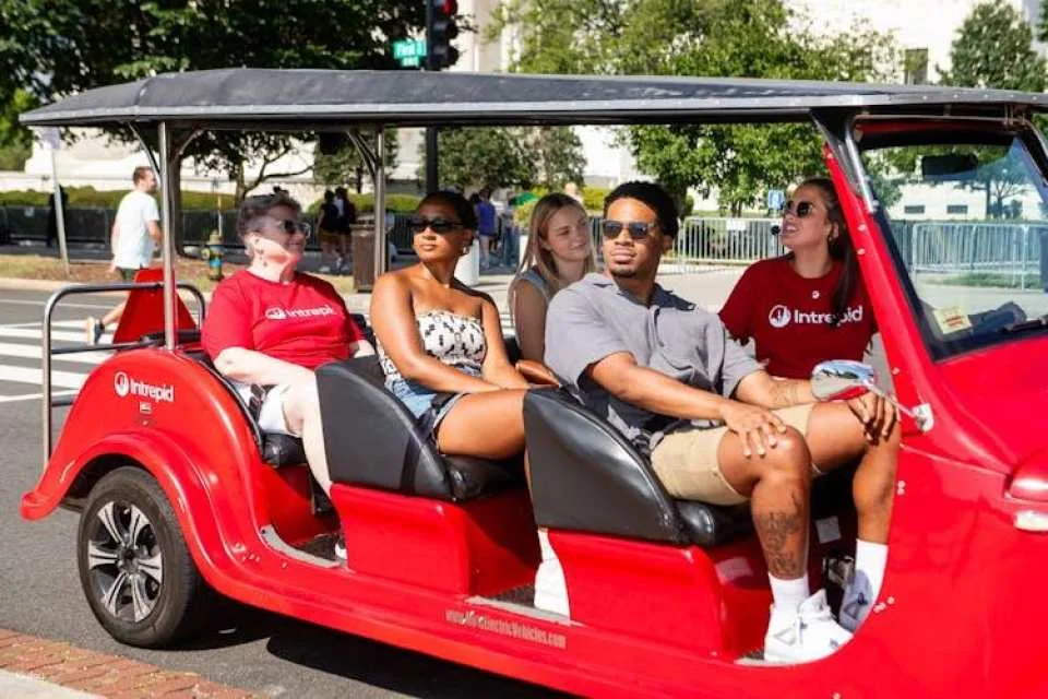 Washington Mall and monuments tour by electric car