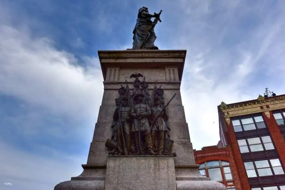 Self-guided driving and walking audio tour of downtown Portland