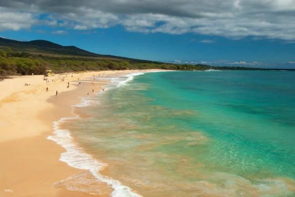 Audio-guided driving tour on Maui's Road to Hana