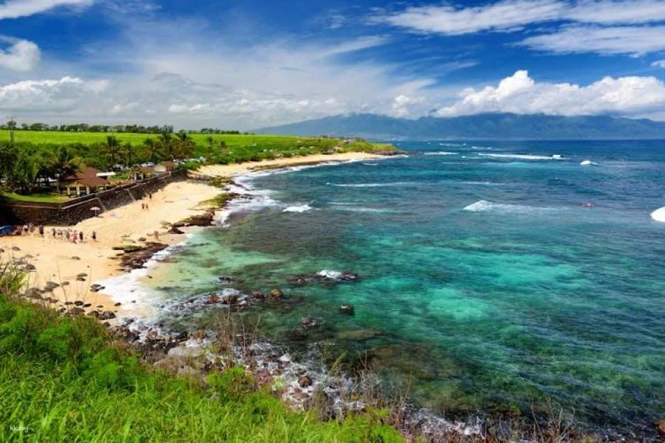 Audio-guided driving tour on Maui's Road to Hana