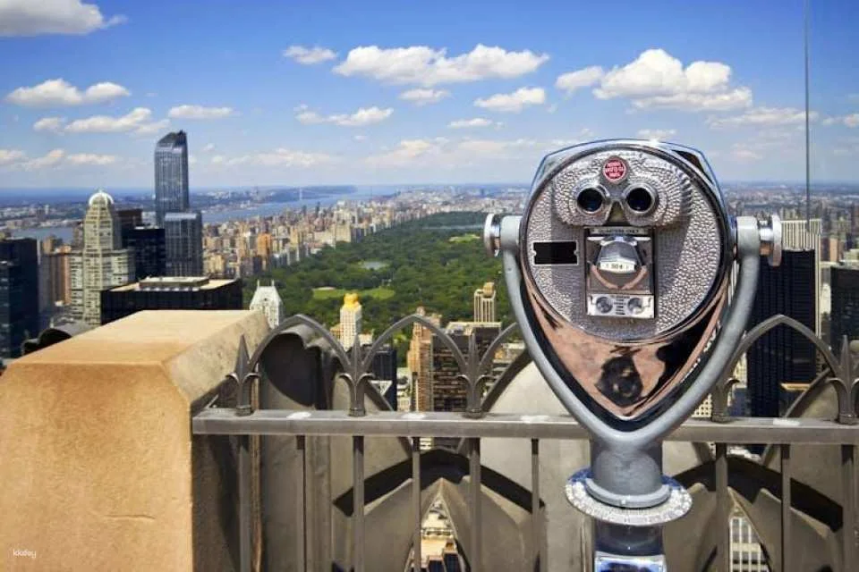 Rockefeller Center Guided Walking Tour With Optional Top of the Rock