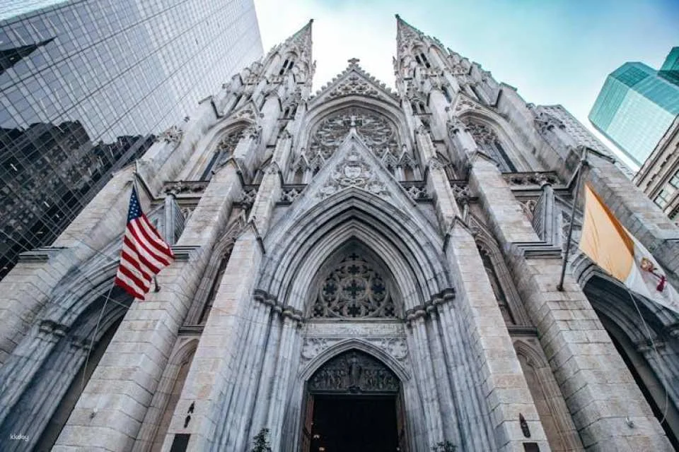 Rockefeller Center Guided Walking Tour With Optional Top of the Rock
