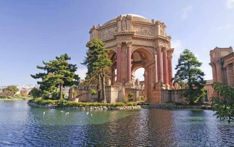 San Francisco Grand City bus tour and Aquarium of the Bay tickets
