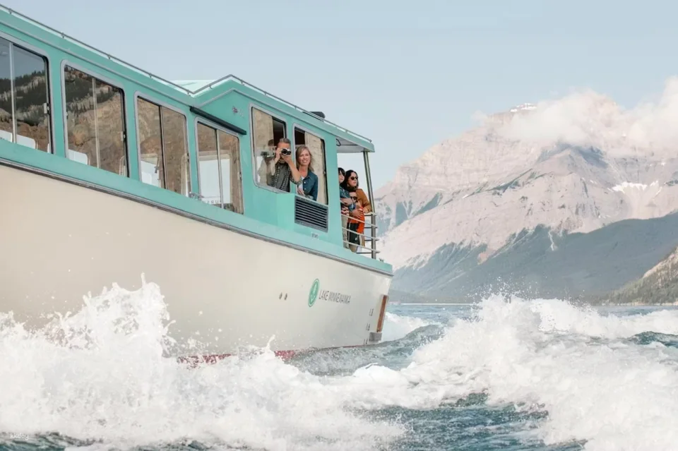 Lake Minnewanka Cruise | Canada
