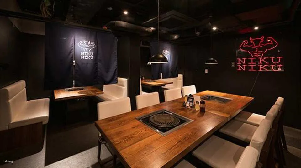 Roppongi, Tokyo | Macho Macho, a muscular yakiniku restaurant | Special set meals featuring performances by professional chefs