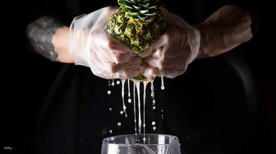 Roppongi, Tokyo | Macho Macho, a muscular yakiniku restaurant | Special set meals featuring performances by professional chefs