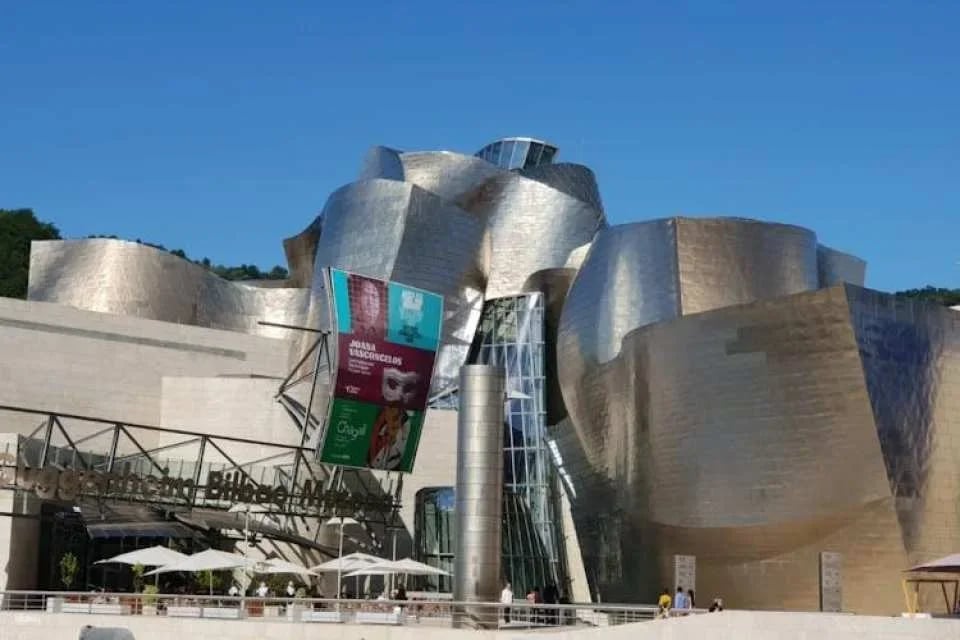 Bilbao Guggenheim Museum Tour with Skip-the-Line Tickets