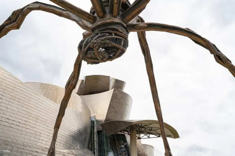Bilbao Guggenheim Museum Tour with Skip-the-Line Tickets