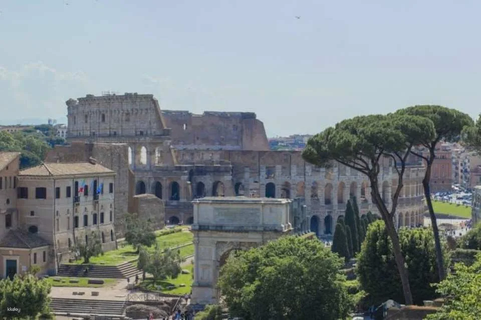 Colosseum with gladiators' access and Ancient Rome guided tour