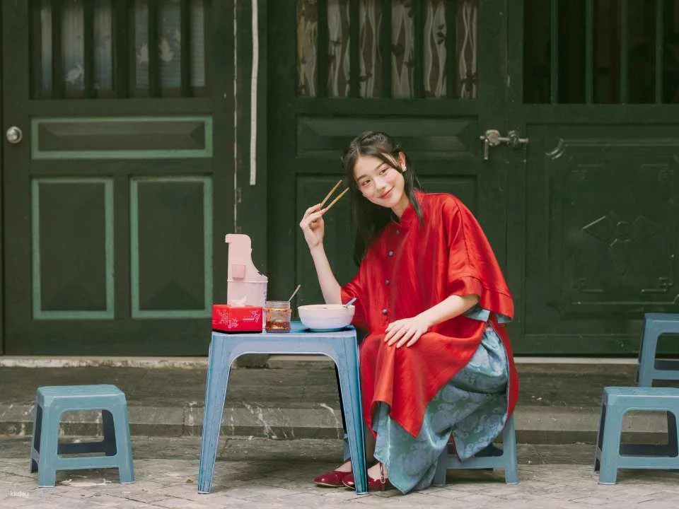 Hanoi: Traditional Ao Dai Photoshoot Experience