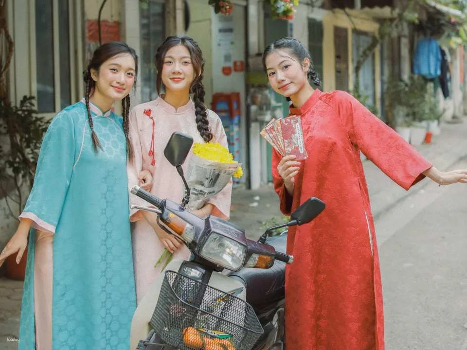 Hanoi: Traditional Ao Dai Photoshoot Experience
