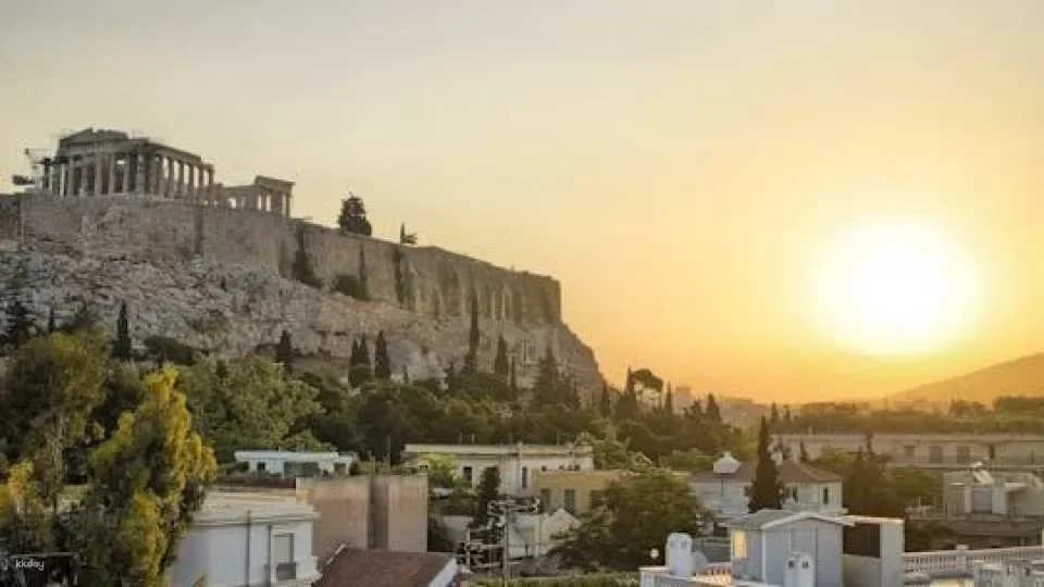 Athens Acropolis small-group guided tour during quieter hours