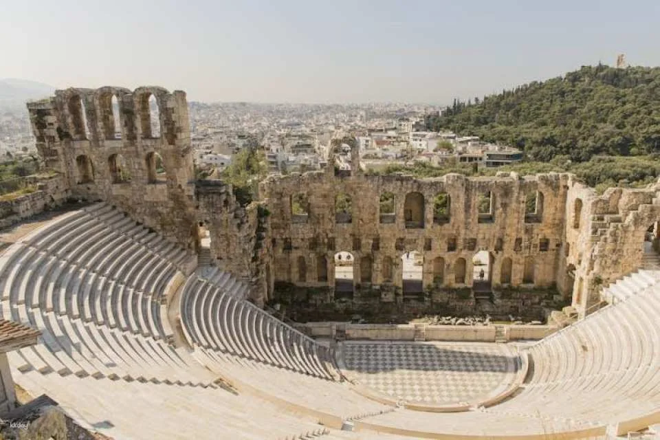 Athens Acropolis small-group guided tour during quieter hours