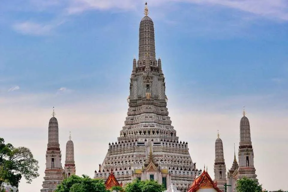Temples of Bangkok and Grand Palace half-day guided tour