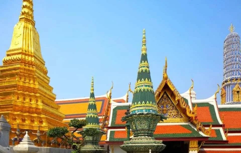 Temples of Bangkok and Grand Palace half-day guided tour
