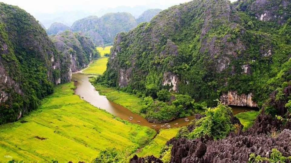 Ninh Binh day tour with Bai Dinh, Trang An and Hang Mua from Hanoi
