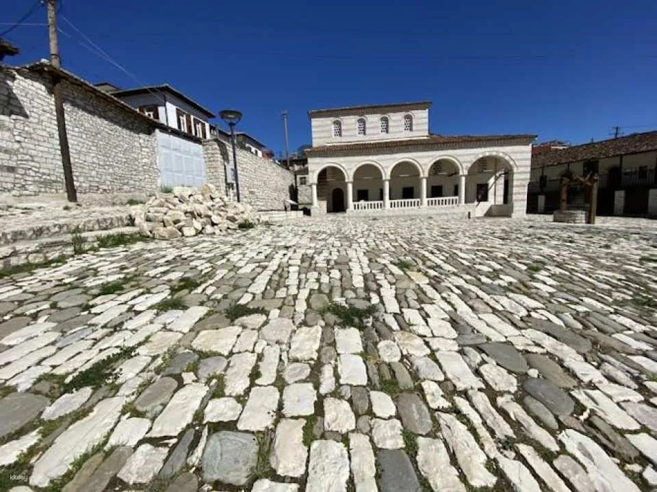 Guided tour of the old city of Berat