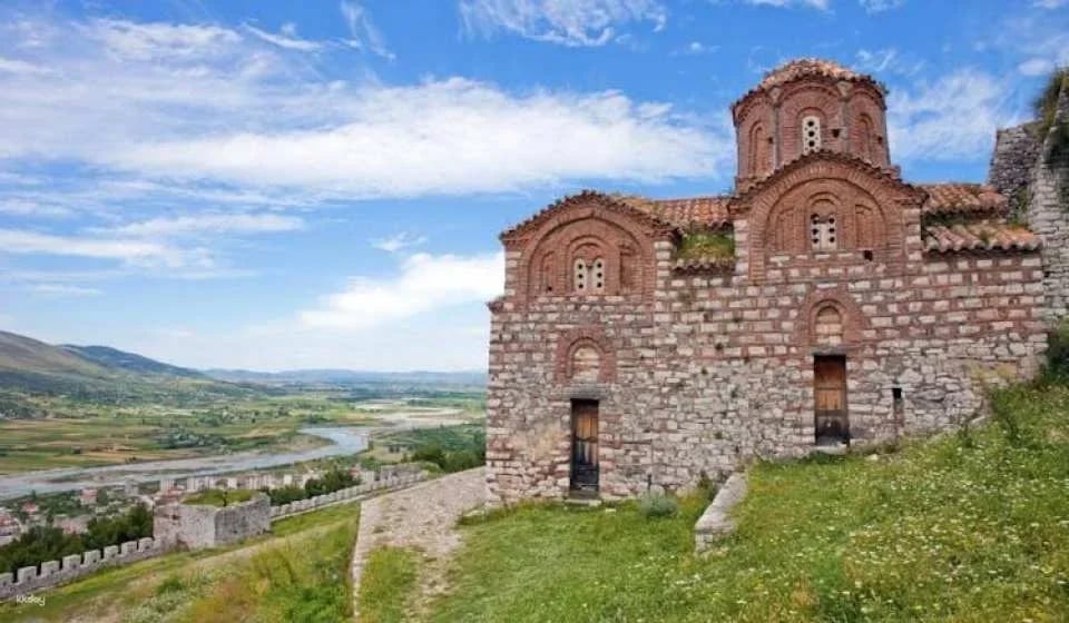 Guided tour of the old city of Berat