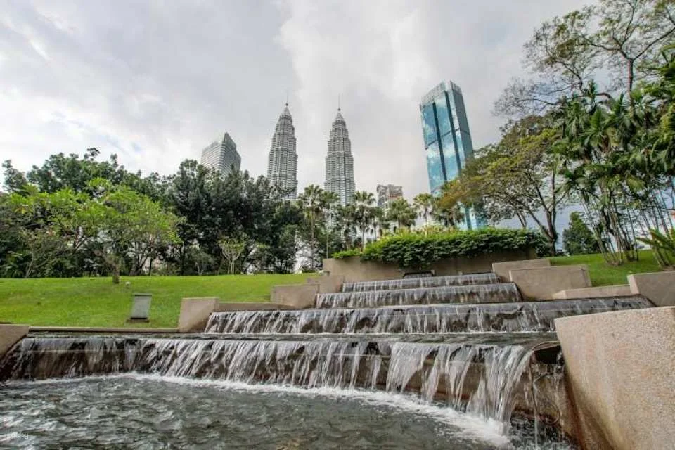 Guided tour of Kuala Lumpur with Batu Caves and fireflies village
