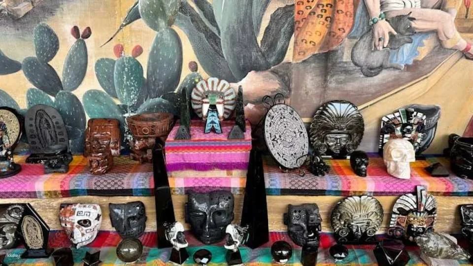 Early Teotihuacan guided tour