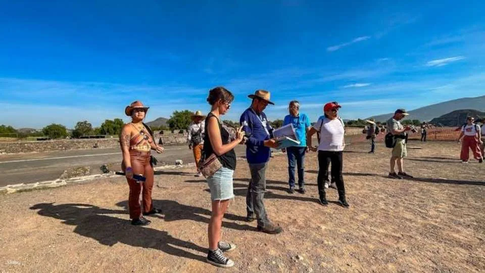 Early Teotihuacan guided tour