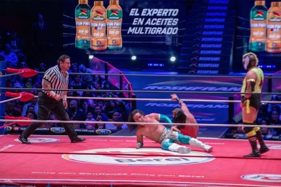 Wrestling guided tour in Mexico City