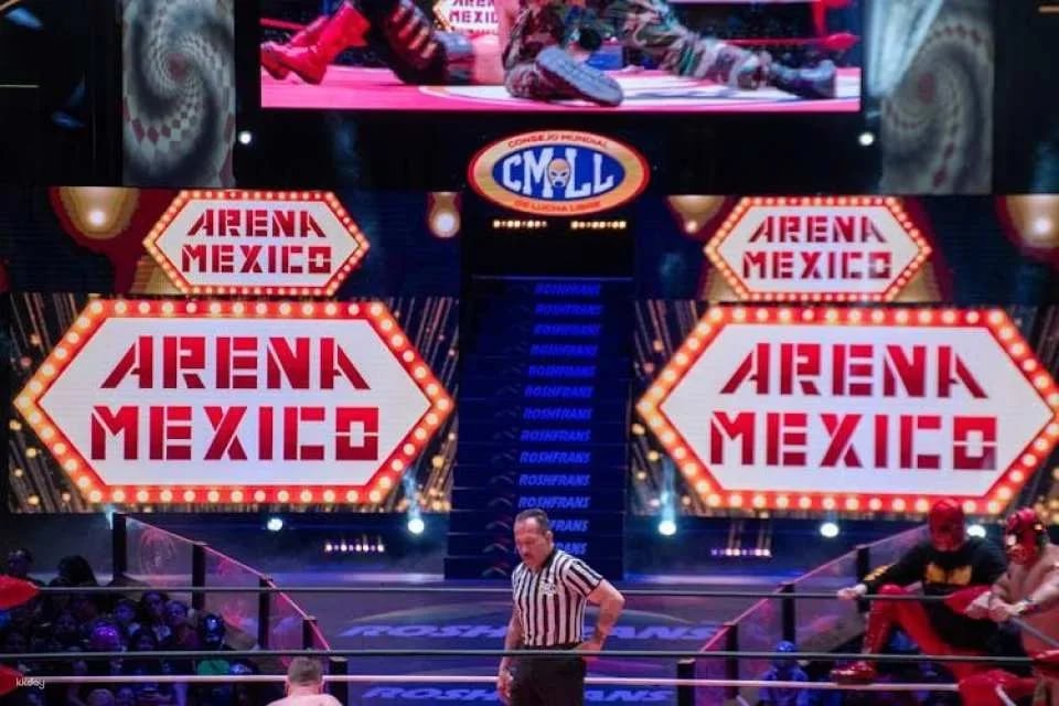 Wrestling guided tour in Mexico City