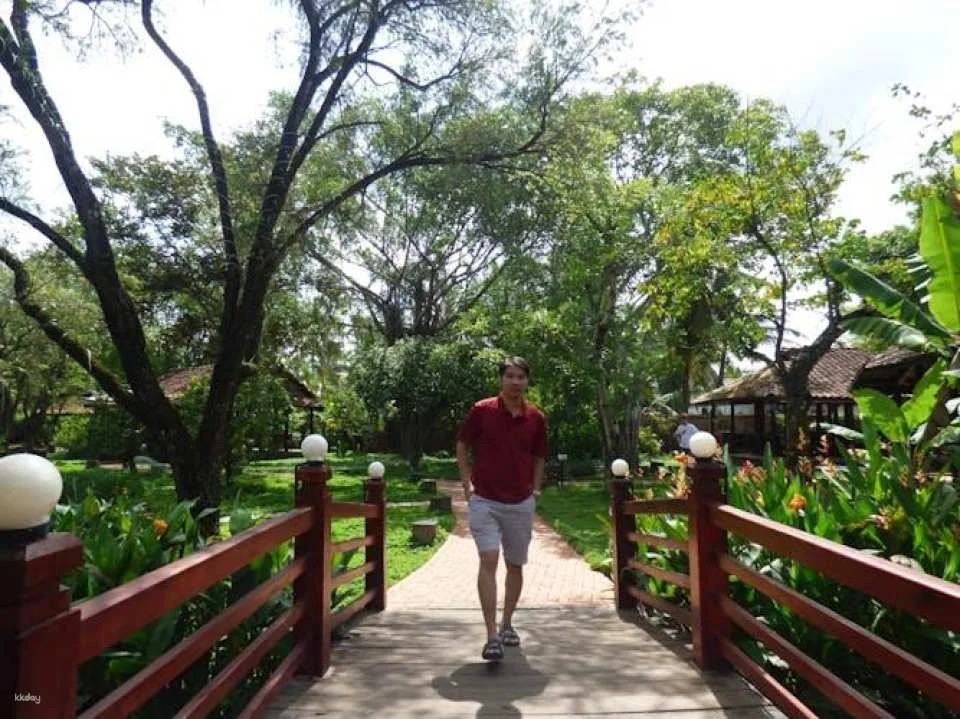 Full-day Mekong Delta guided tour from Ho Chi Minh with lunch