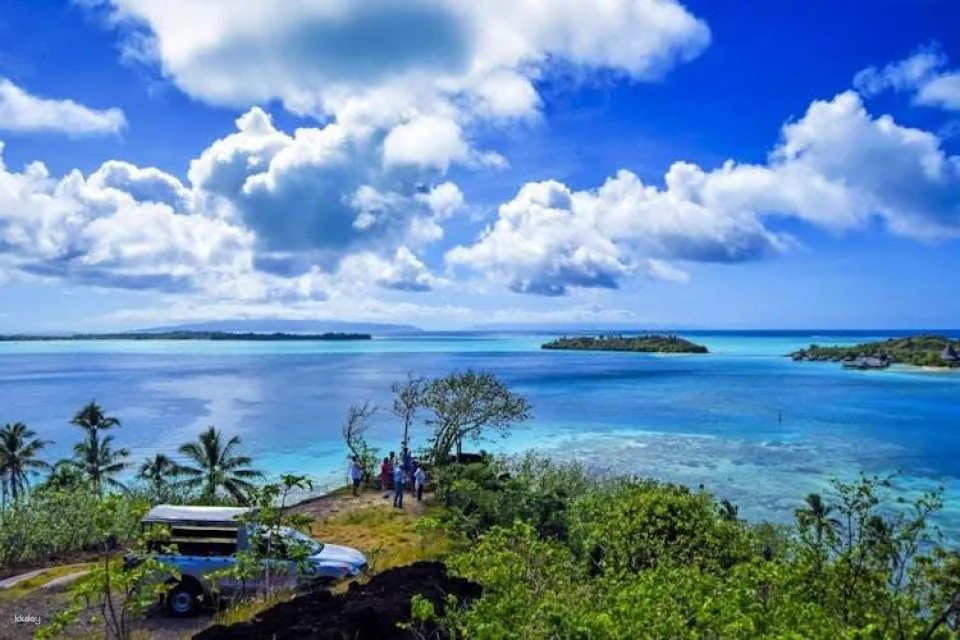 Bora Bora morning cultural four-wheel drive tour with a guide