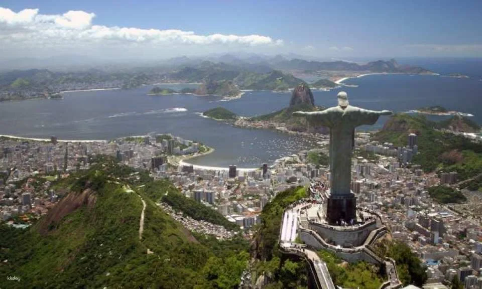 Rio in a day: city tour with Sugarloaf, Corcovado Mountain with Christ Redeemer