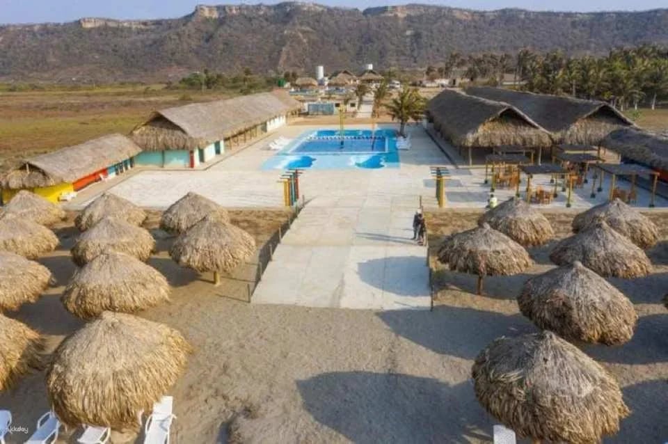 Totumo Volcano and lunch at a VIP hotel from Cartagena