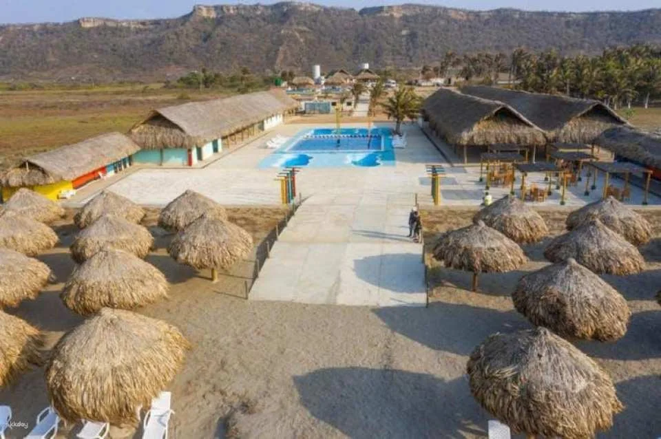 Totumo Volcano and lunch at a VIP hotel from Cartagena