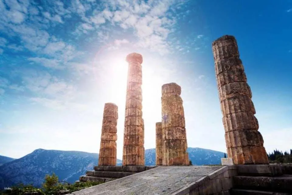 Delphi full-day mythical sightseeing guided tour from Athens