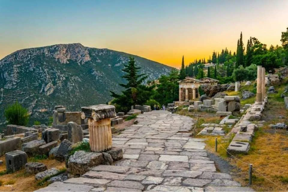 Delphi full-day mythical sightseeing guided tour from Athens