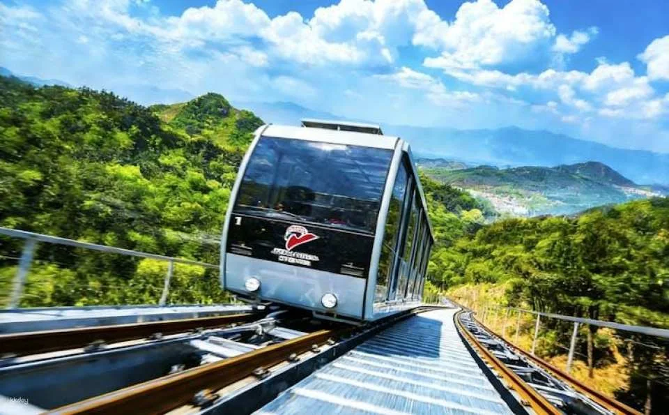 Badaling Great Wall VIP access with guided tour and transfer