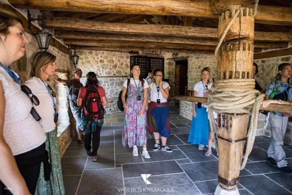 Panoramic Meteora and Monasteries Tour from Kalabaka