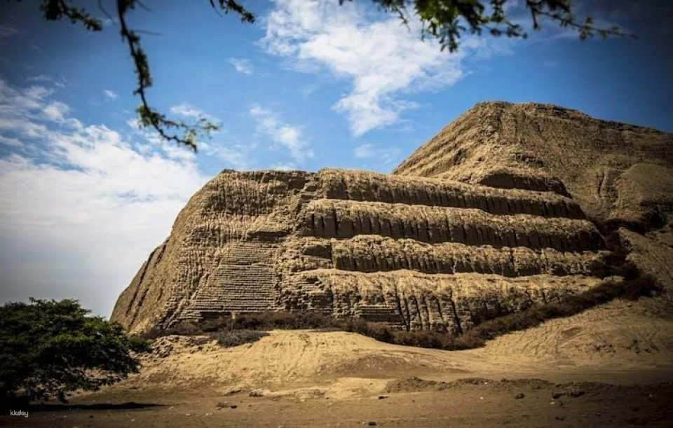 Moche Valley's Ancient Pyramids and Chan Chan Citadel Private Tour