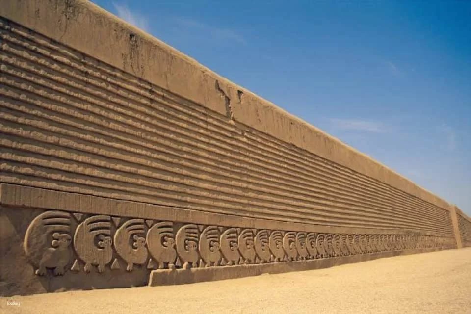 Moche Valley's Ancient Pyramids and Chan Chan Citadel Private Tour