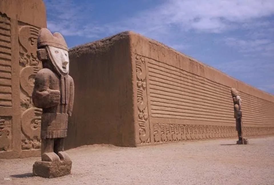 Moche Valley's Ancient Pyramids and Chan Chan Citadel Private Tour